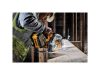 DEWALT Akkus körfűrész 18 V szénkefe nélküli (1 x 6,0 Ah akku + töltő) DCS573T1