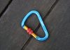 Alumínium karabiner 25KN kék-narancs-piros
